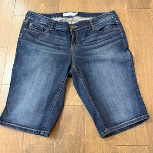 Torrid 16 Dark Wash Blue Denim Bermudas Shorts Stretch Summer Vacation